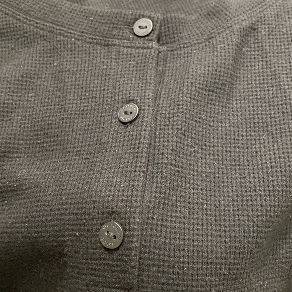 Victoria’s Secret | Short Black Raglan Sleeve Knit Top - Picture 4 of 9